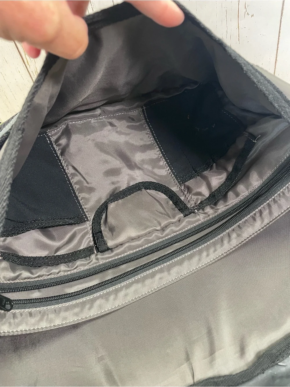 Timbuk2 Classic Messenger Bag Luggage Collection with Trolley Sleeve *Medium